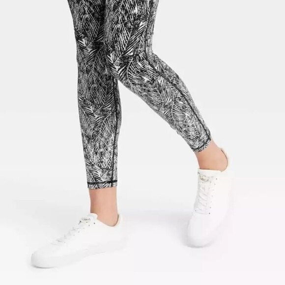 All in motion leggings textured high waist intarsia textured ombre print legging - Picture 2 of 15